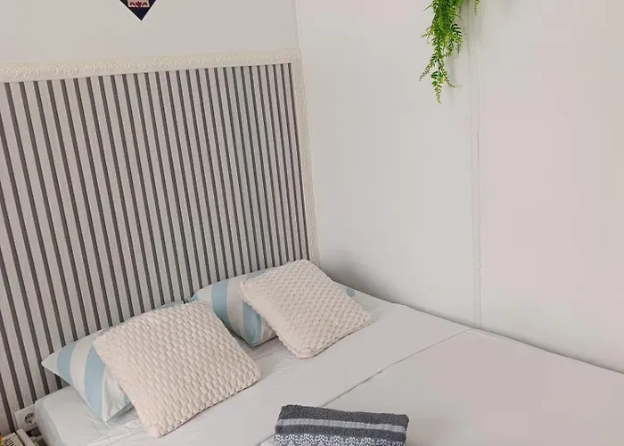 Alcantara Lx *