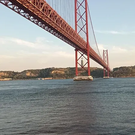 Casa de hóspedes Alcantara Lx